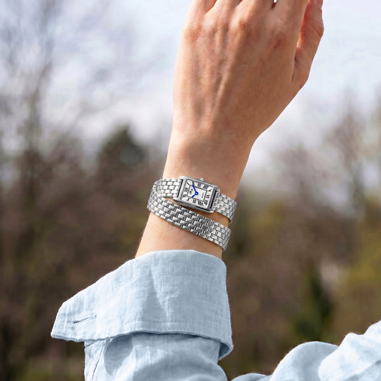 Montre femme Lotus Old Money 19100/1 – cadran blanc bracelet acier – portée