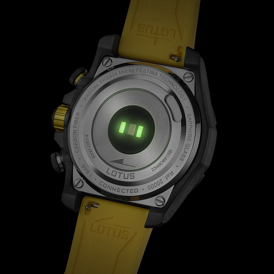Montre connectée homme Lotus Connected 20000/8 – cadran jaune bracelet souple – vue de trois-quarts 2