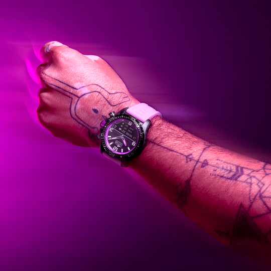 Montre connectée homme Lotus Connected 20000/9 – cadran rose bracelet souple – portée