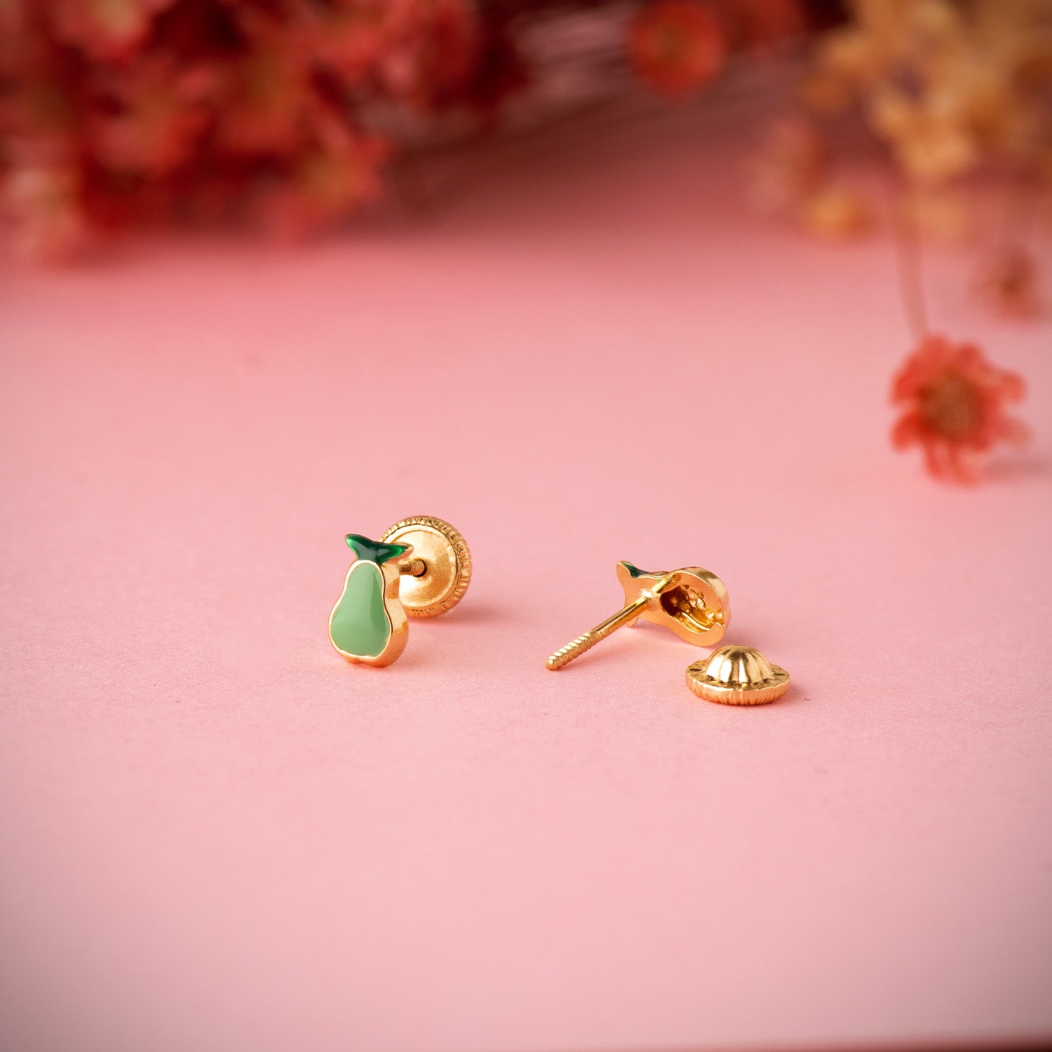 Pendientes Oro Amarillo 18K Esmalte Verde Pera 6 X 4 mm Cierre Rosca