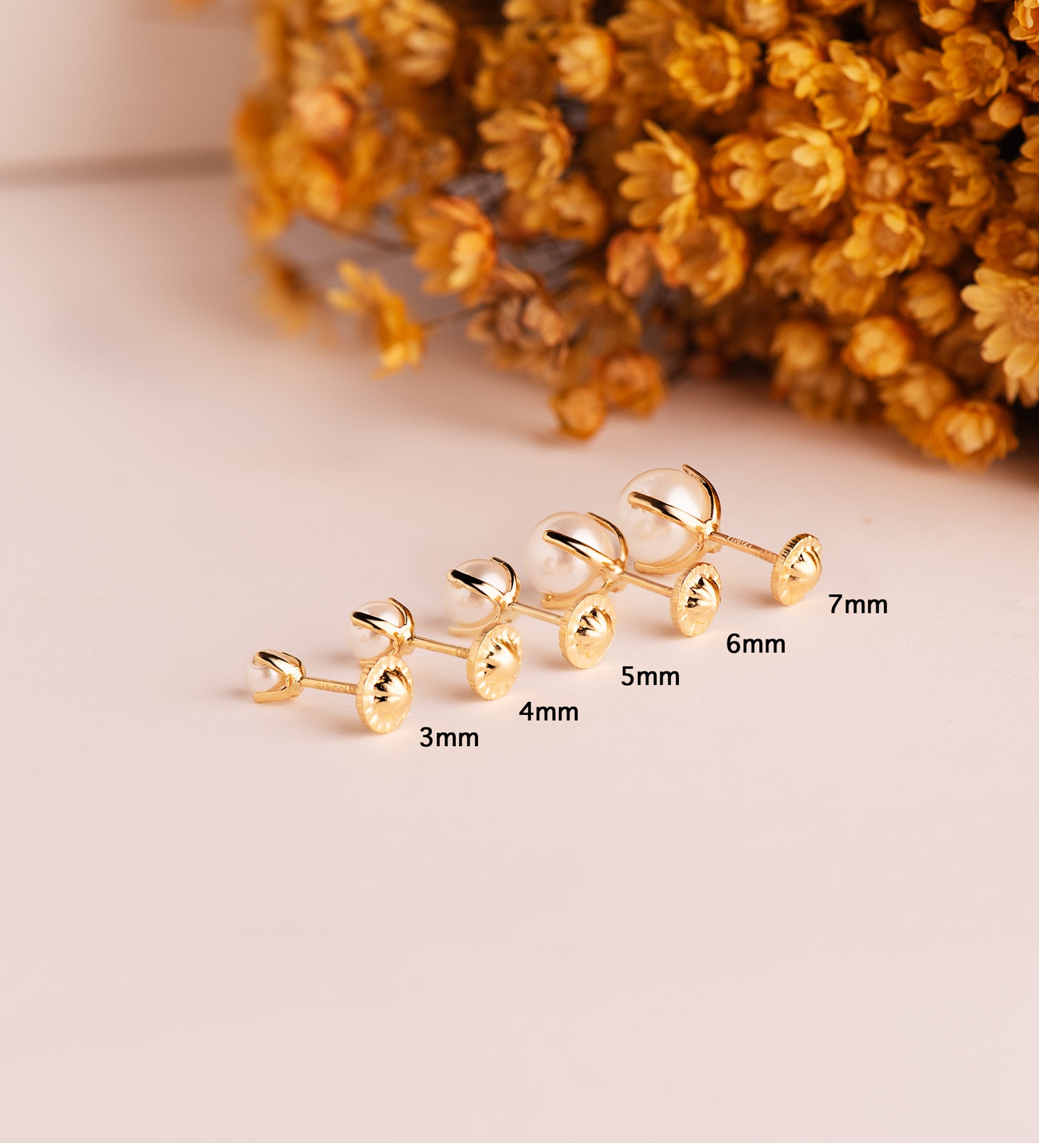 Boucles d'oreilles Perles en Or Jaune 18K avec 4 Griffes Taille : 5 mm Fermoir a Vis