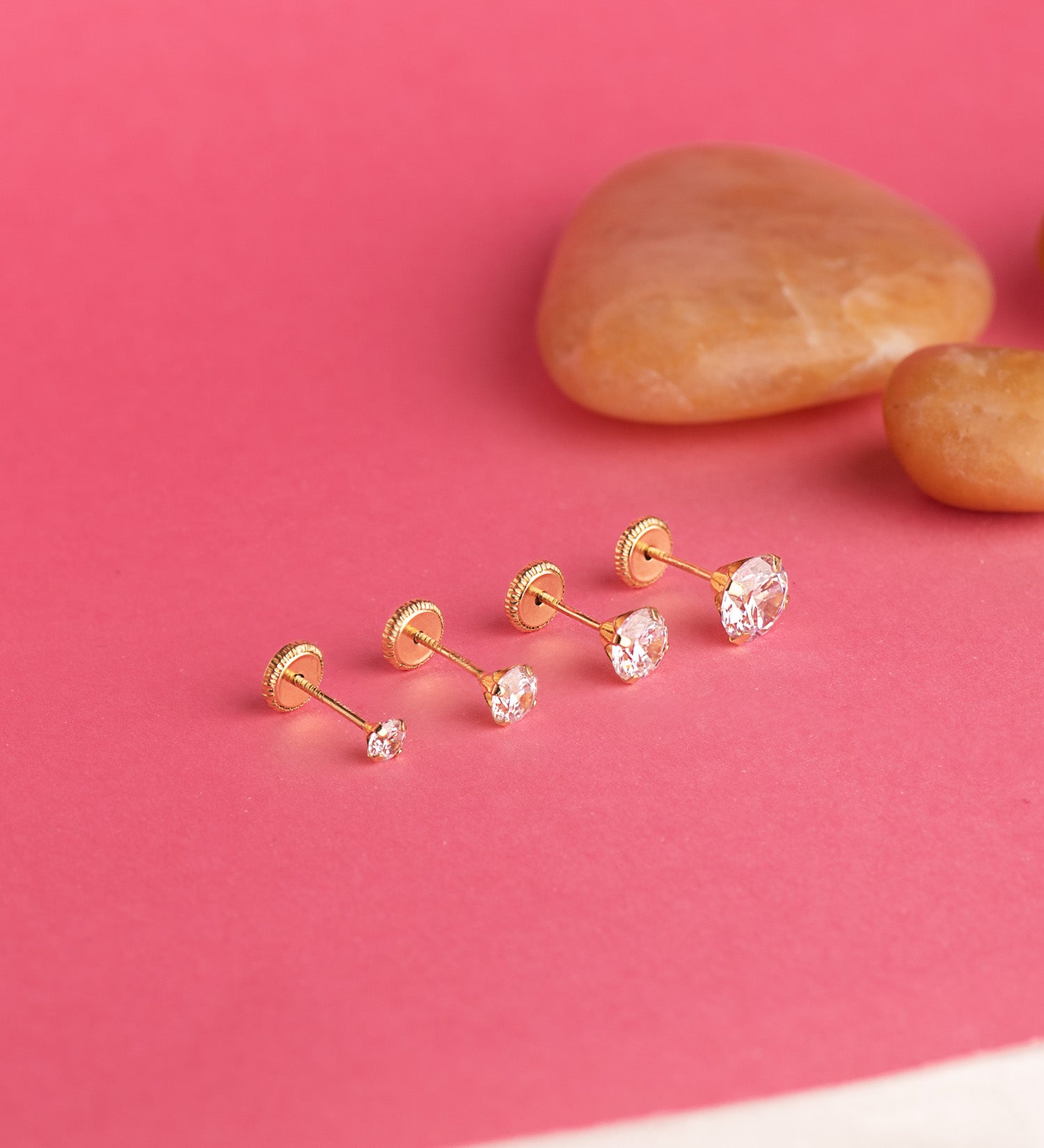 18K gul guld øreringe med 4 ben med zirconia bredde: 6 mm skruelås