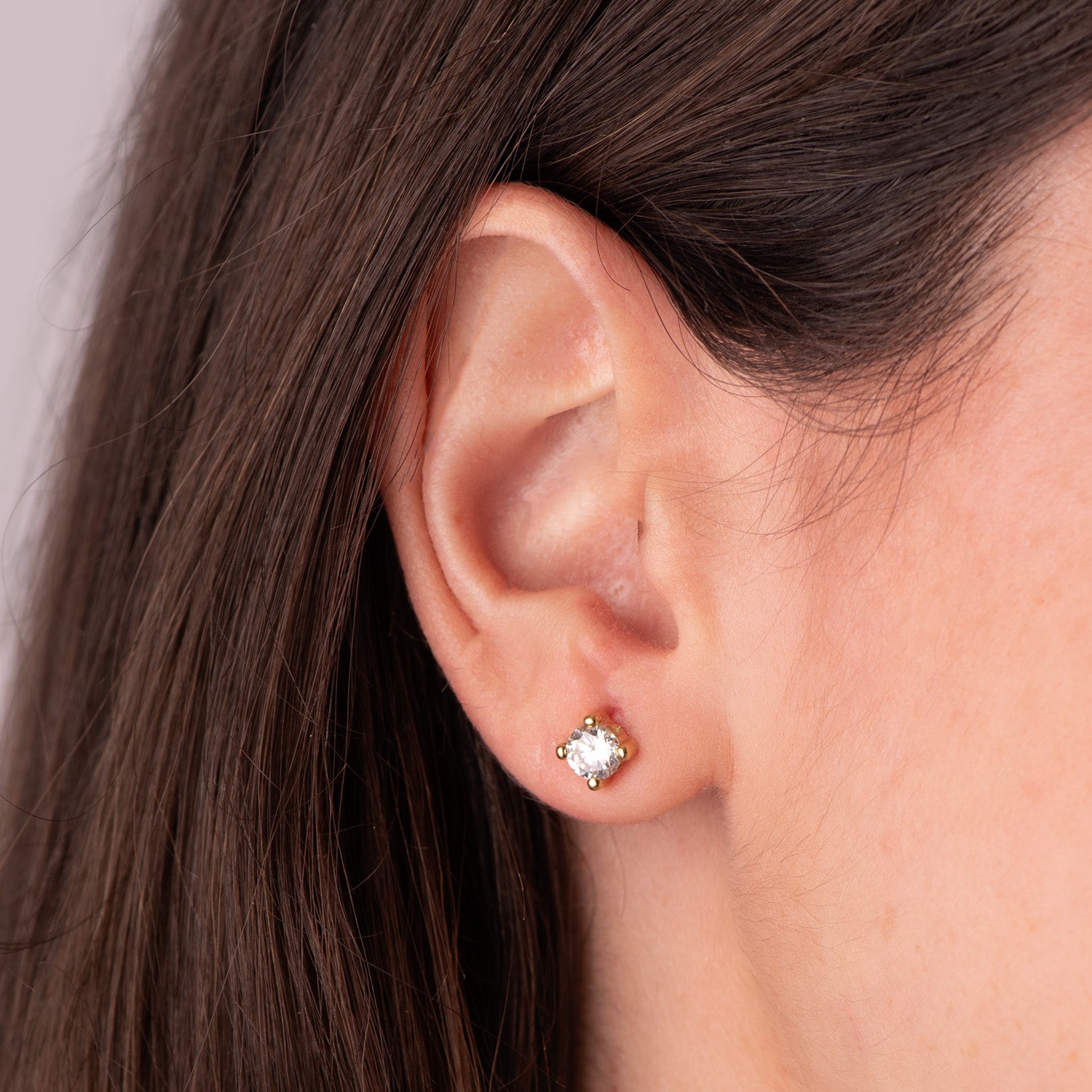 Boucles d'oreilles Or Jaune 18K Zircone 5MM avec 4 Griffes Largeur : 5,5 Mm. Fermoir a Vis