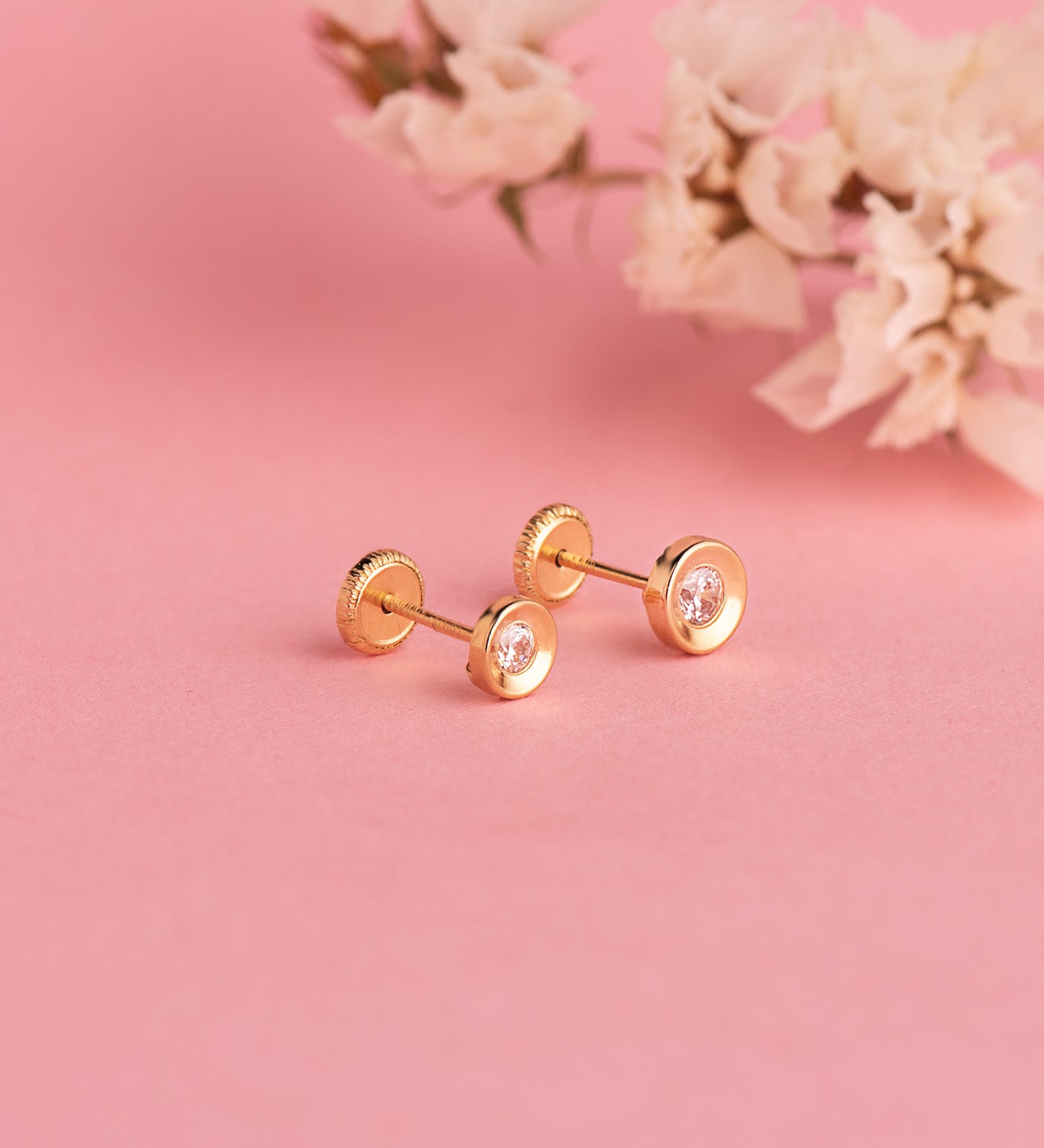 18K Yellow Gold Round Concave Earrings with Zircon Width: 5 mm Screw Clasp