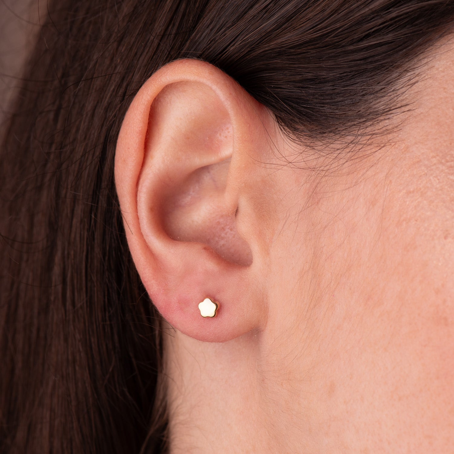 Pendientes Oro Amarillo 18K Flor Lisa Cierre Tuerca 4,5 X 4,5 mm