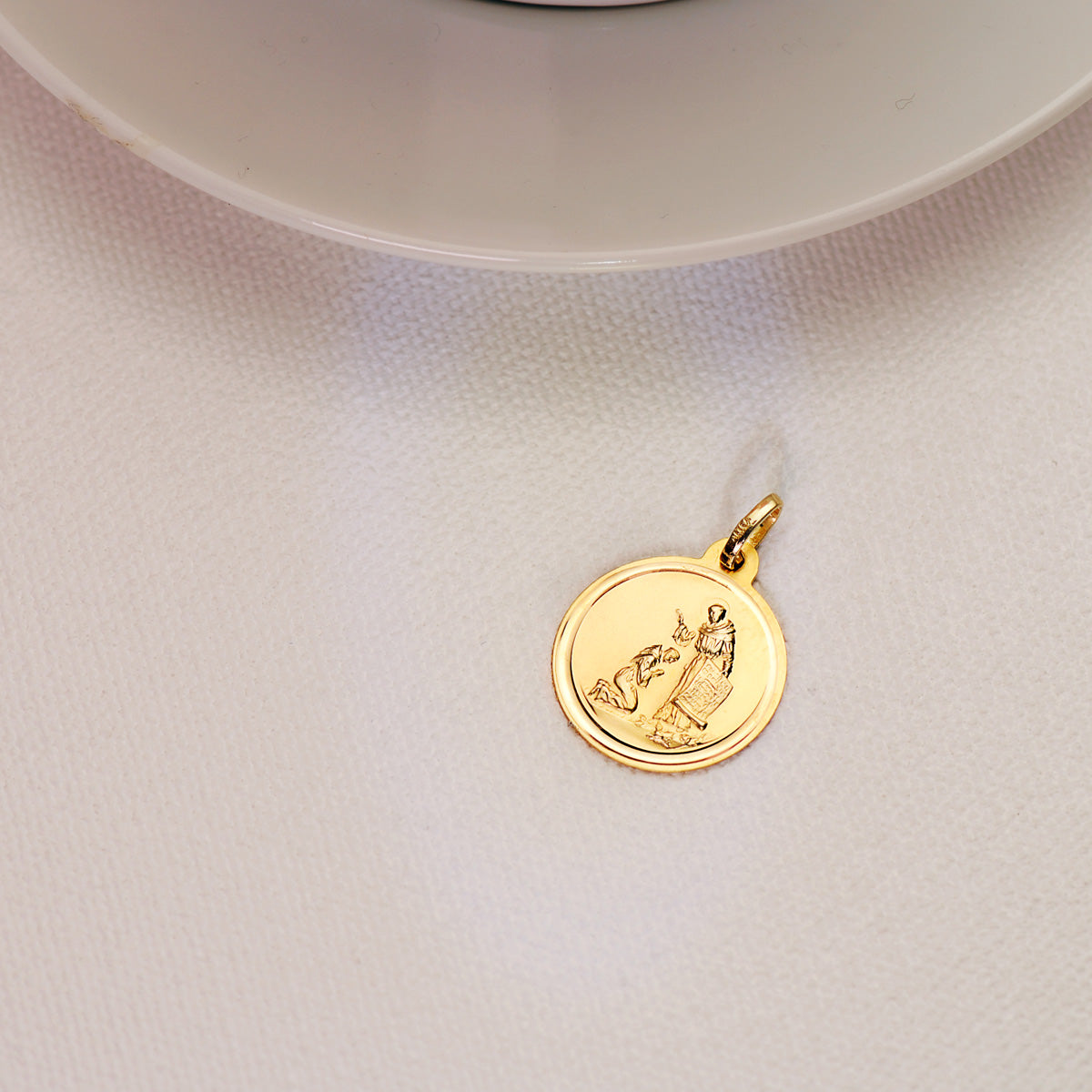 Médaille en Or Jaune 18K Bénédiction de Saint Francisco Lunette Diamètre : 18 mm
