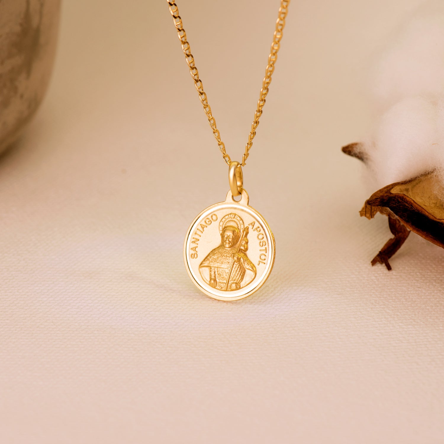 18 K sárga arany Saint Jacques-érem 18 mm