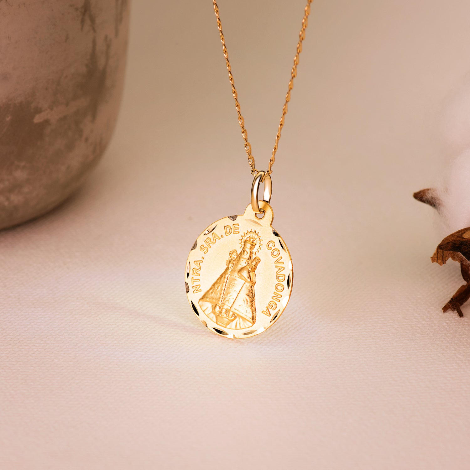 Medaile 18K Virgin Covadonga 22MM