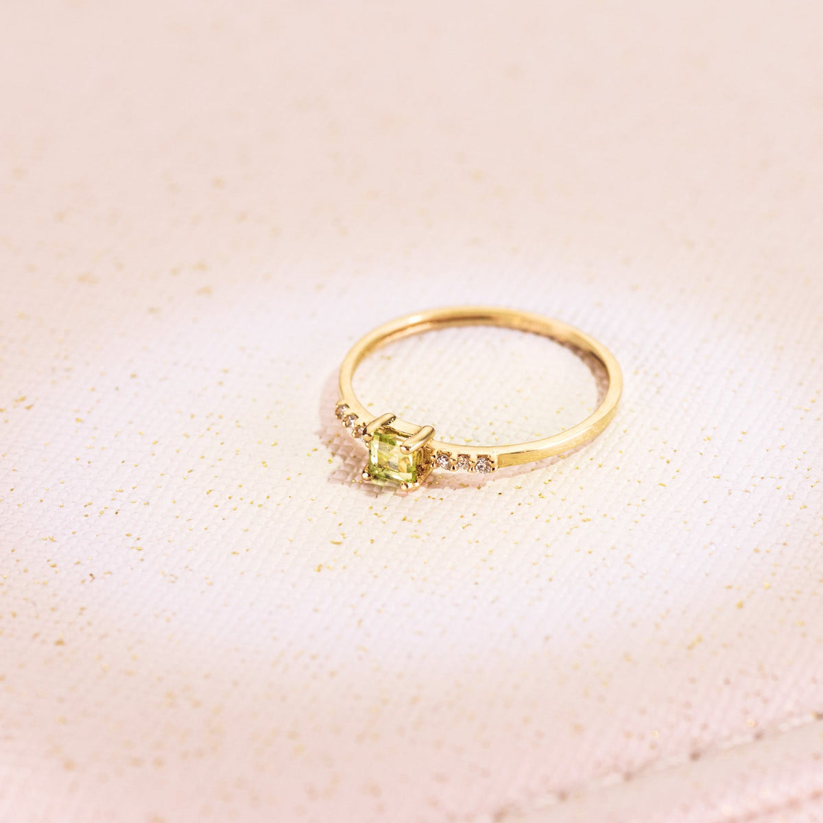 Bague solitaire carrée épaulée – Or jaune 18 carats – Péridot, vue 2
