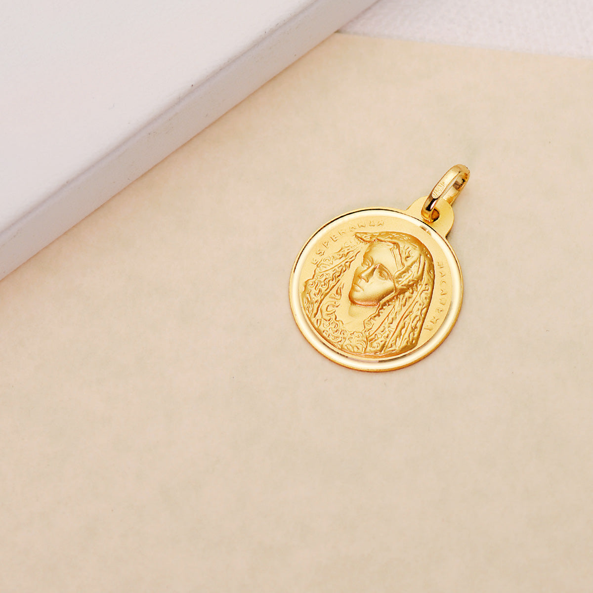 Medaile 18K Virgin Macarena 20 mm