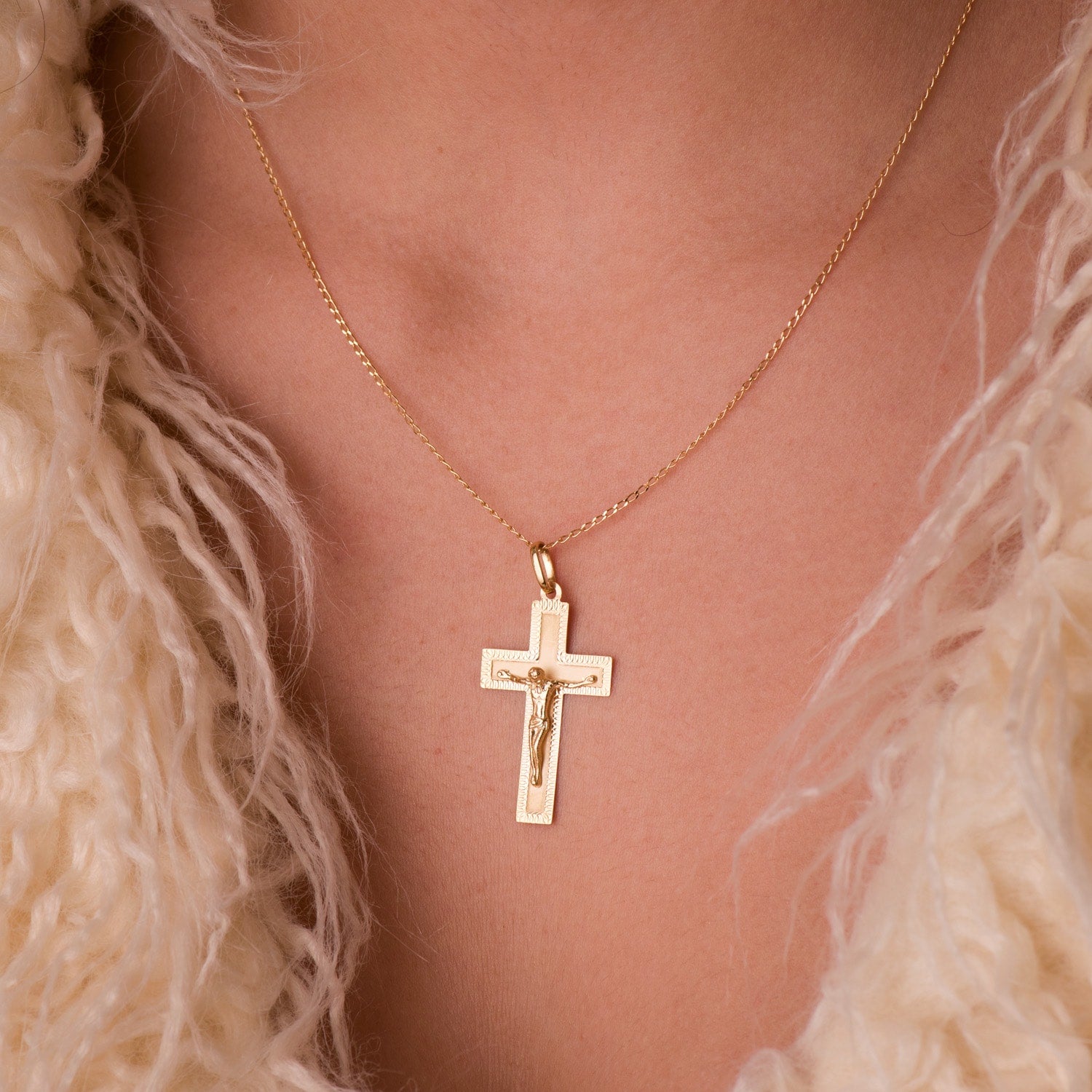 18K Pendentif Croix avec Christ 35X20MM