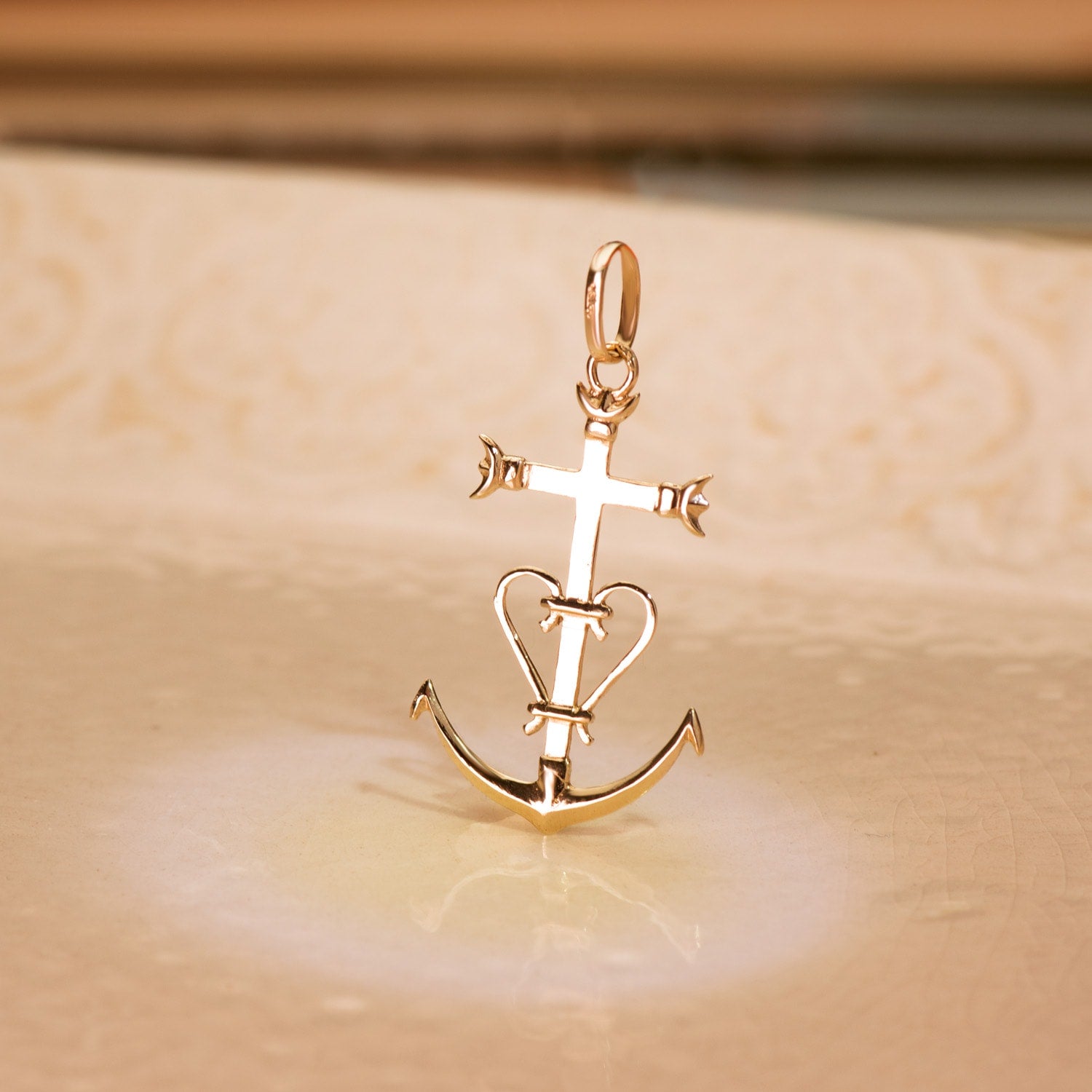 Pendentif Croix de Camargue Or Jaune 18K 32 X 20 mm