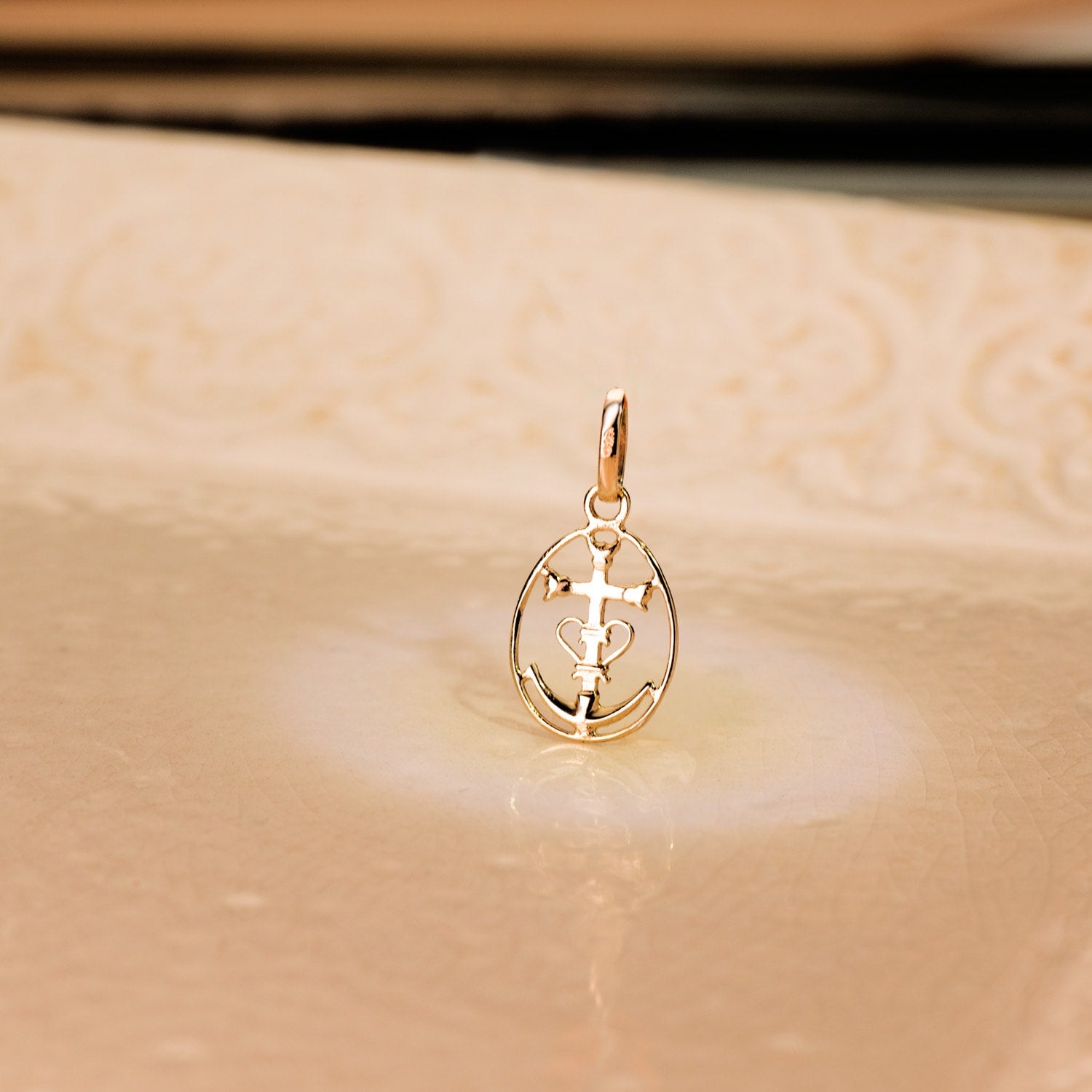 18K Pendentif Or Jaune Croix de Camargue Entourée 18 X 12 mm