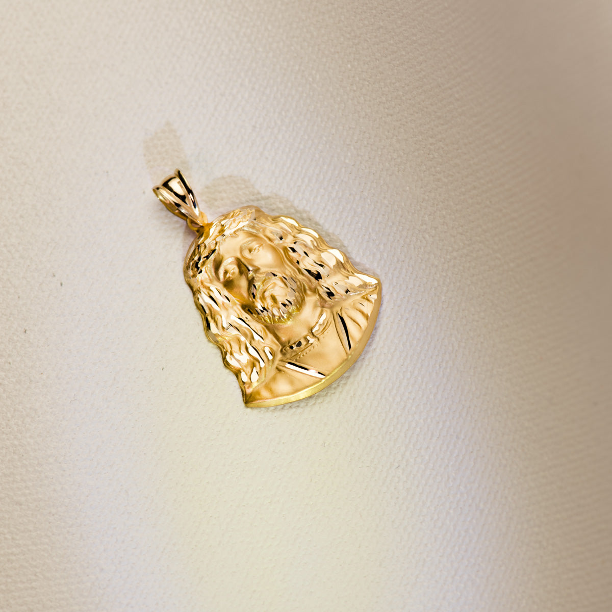 Pendentif Visage de Christ Or Jaune 18K 32 X 25 mm