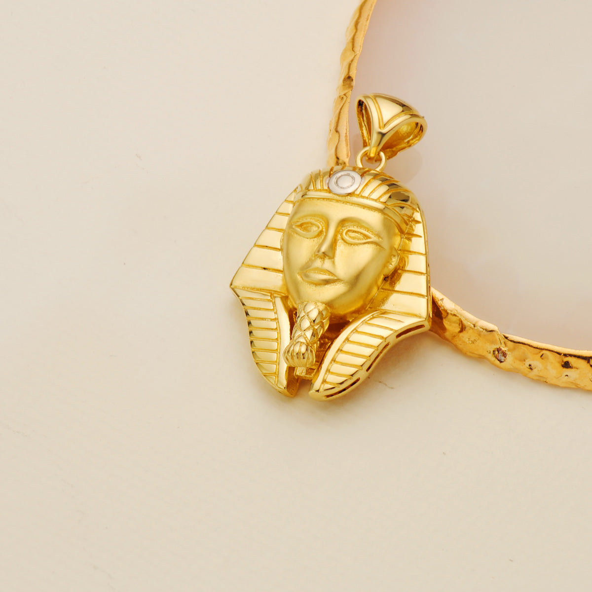 18K Tutankhamun Kolye. 32X28mm