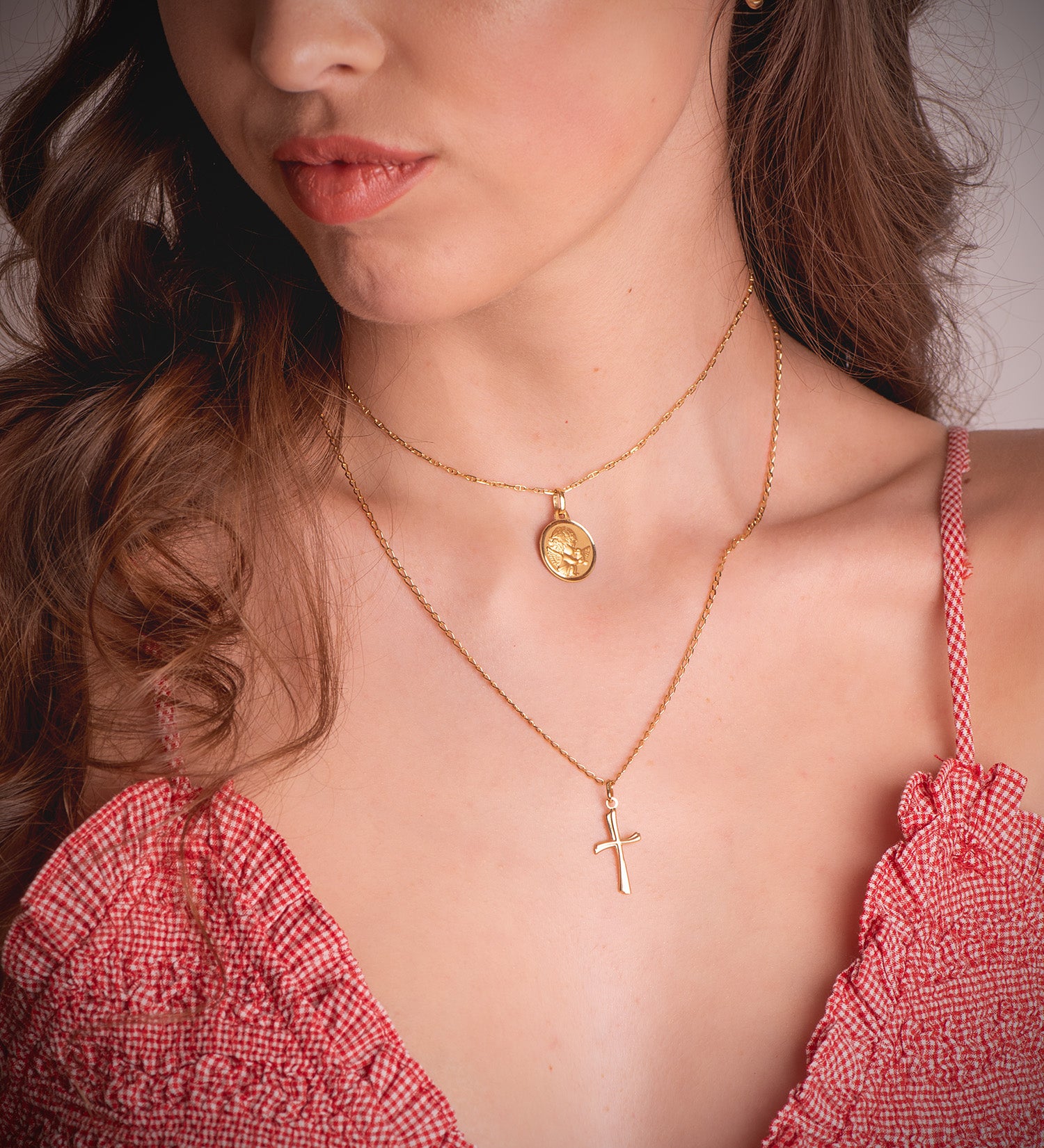 Médaille en Or Jaune 18K Ange Moqueur avec Lunette Colombe 16 mm