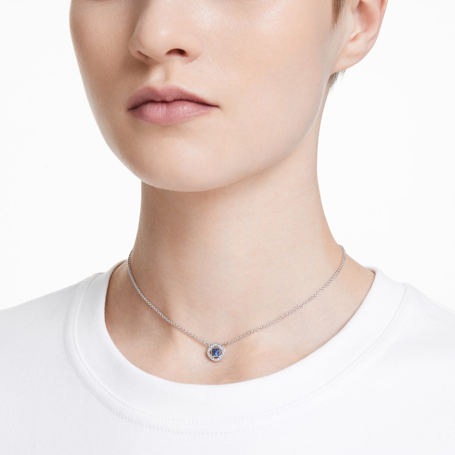Engelhaft - Quadratisch - Silberblau - Halskette - Swarovski