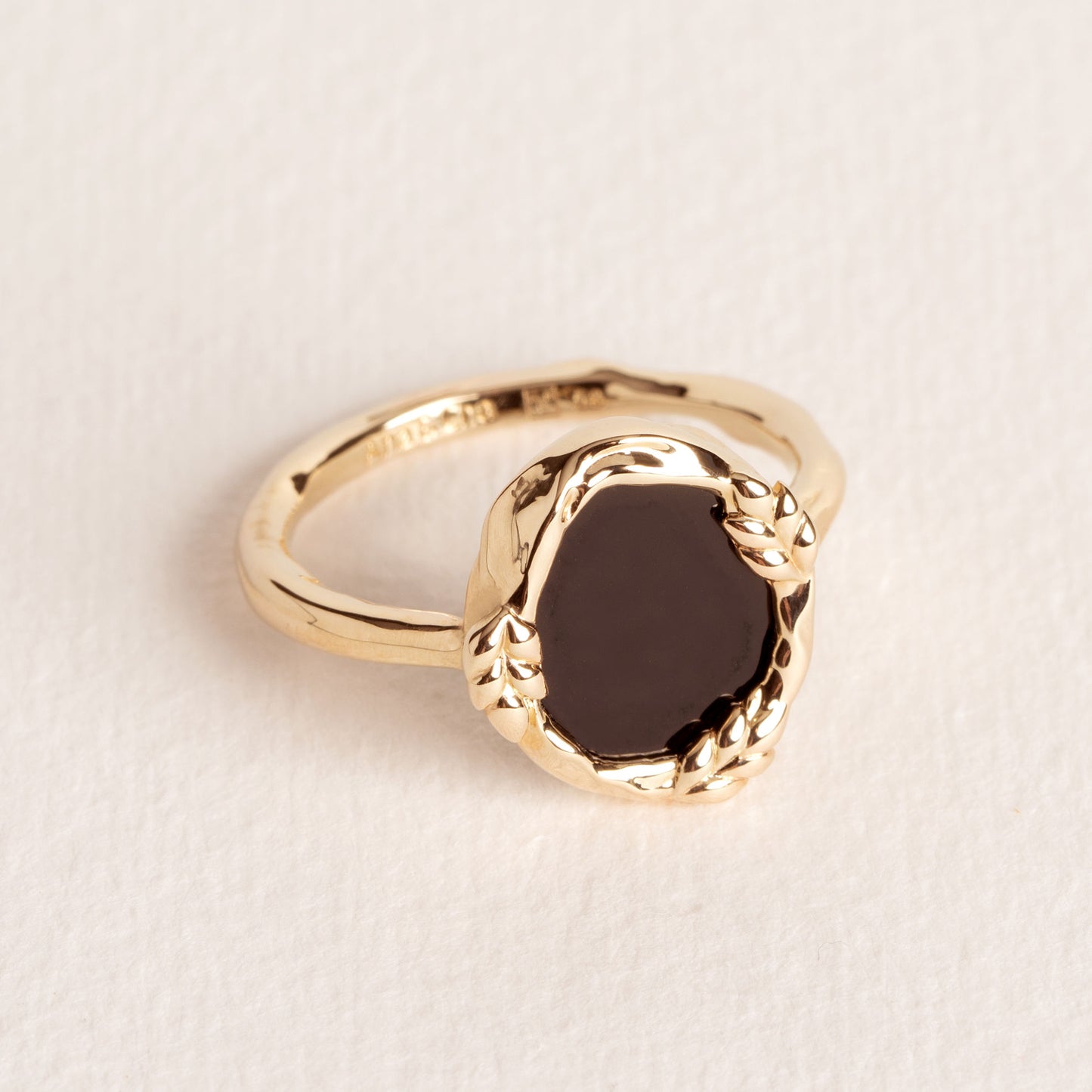 Poppi - Black Agate - Gold Plated Ring - Ana et Cha
